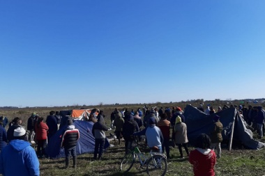 Más de 300 familias resisten en toma de tierras de Guernica