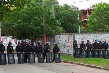 Represión y desalojo en Rosario