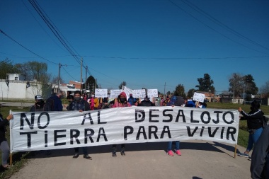 Vecinos de la toma de Guernica movilizan al municipio de Presidente Perón