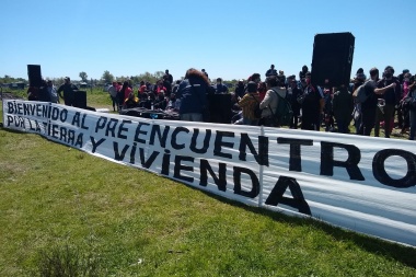 Pre encuentro por la tierra y la vivienda