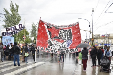 Movimientos sociales vuelven a marchar por una navidad sin hambre en Berisso