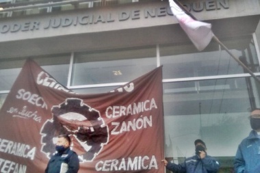 Continúa la lucha contra el remate de la fábrica Cerámica Neuquén