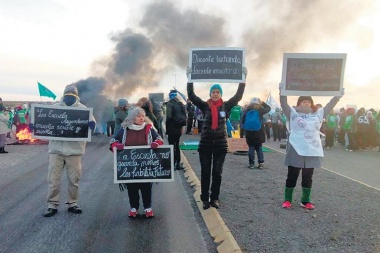 No a la represión de los docentes en Chubut