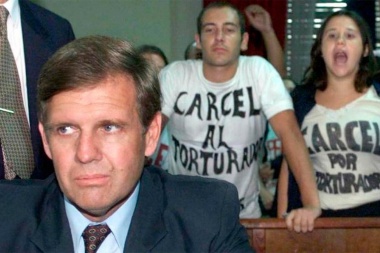 La justicia podría beneficiar al represor Alfredo Astiz con la prisión domiciliaria