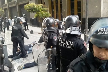 Basta de detenciones arbitrarias