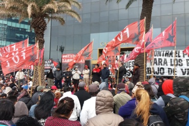Ollas populares frente al Banco Internacional JP Morgan en Buenos Aires