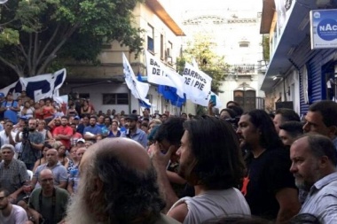 Movimientos sociales plantan bandera ante el avance del gobierno