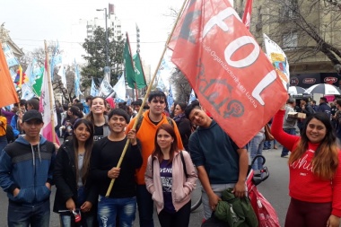 A 42 años: Los lápices siguen escribiendo