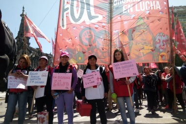 ¡Emergencia sanitaria y aumento de salarios para enfrentar la crisis!