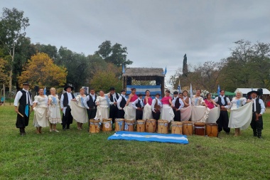 Taller de folklore de “El escaramujo”: la juventud en conexión con el arte y las raíces